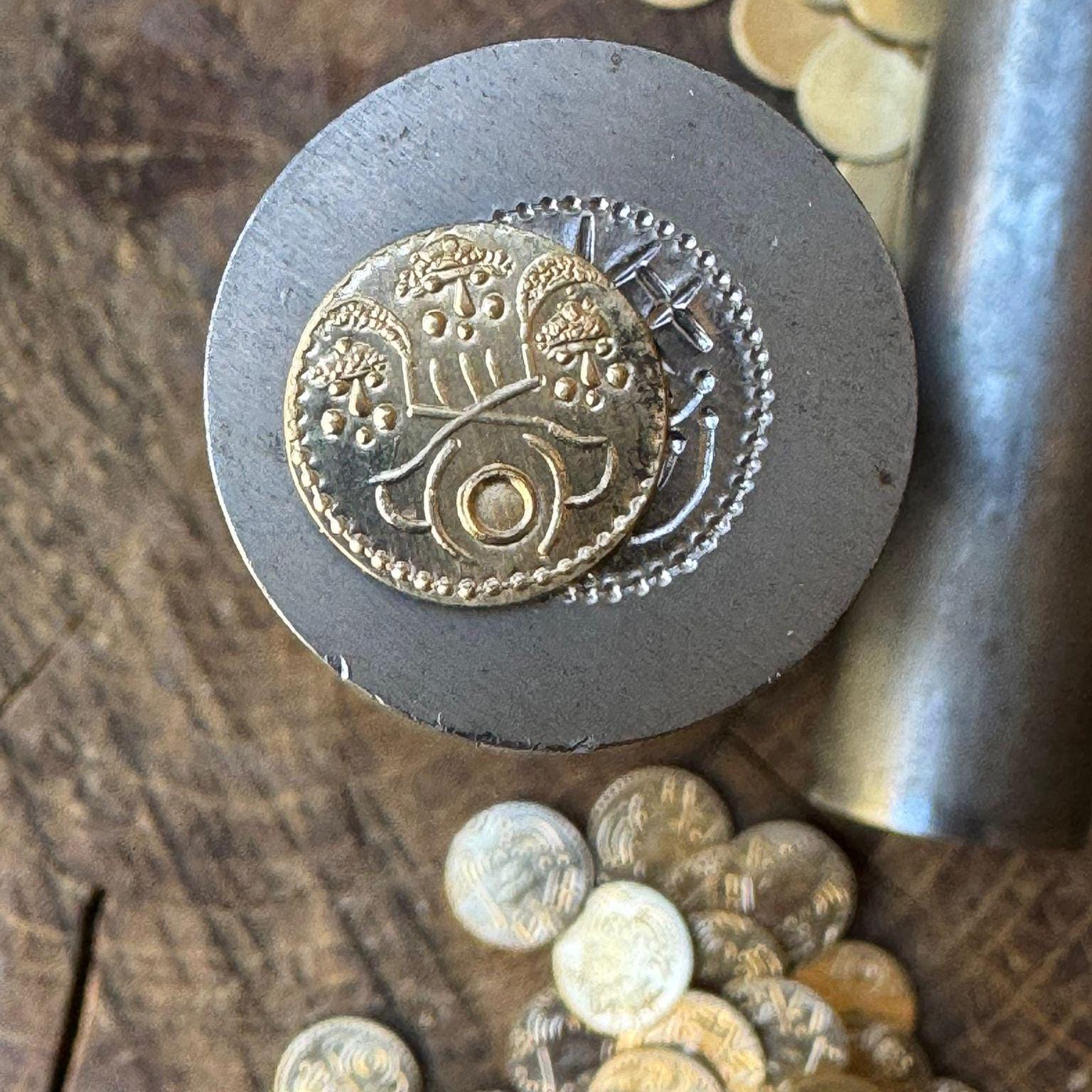 Two Emperors type Thrymsa - Hammered reproduction
